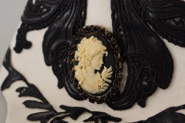 Dolce & Gabbana White Black Wool Embroidered Cameo Brooch Hat - Image 4
