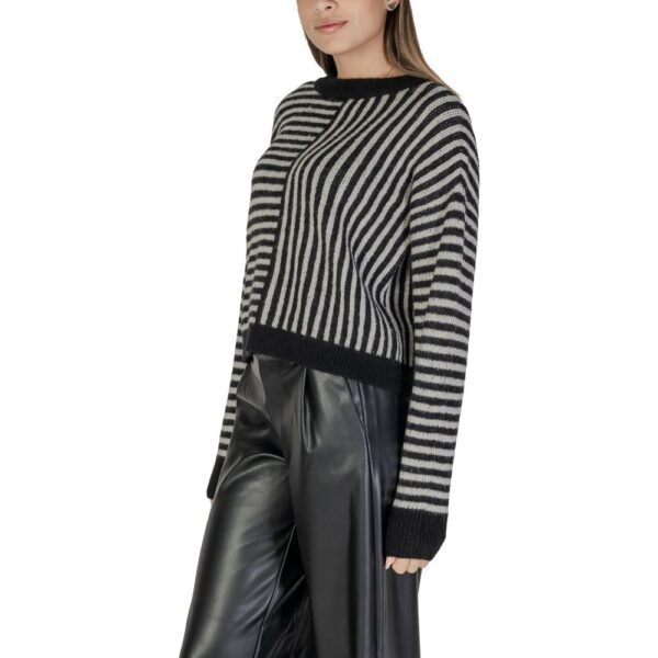 Vero Moda Black And White Recycled Polyester Sweater - Image 4