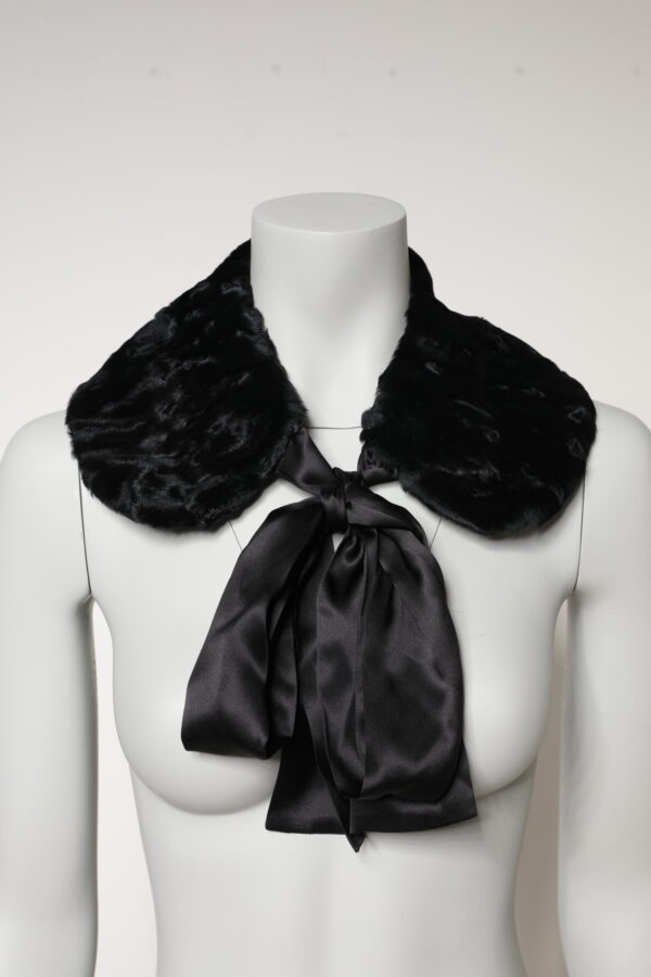 Dolce & Gabbana Black Lamb Fur Women Neck Warmer Winter Scarf - Image 2